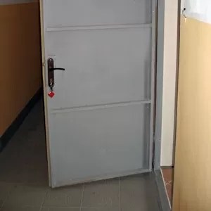 Металлическая бронированная входная дверь 95х205 см.
