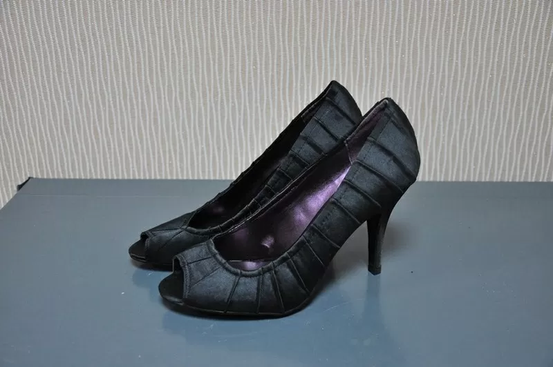 Новая женская обувь Tamaris,  на вес. По 23 евро/кг. Лето. Кожа от 80 % 2