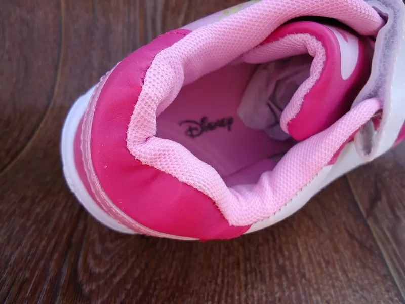 Кроссовки для девочки Disney. Не дорого. 2